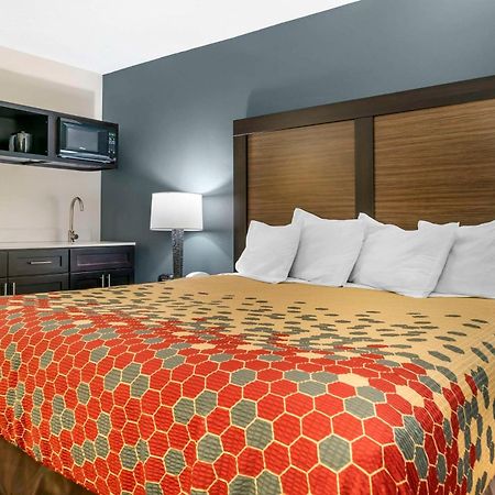 Econo Lodge Traverse City Buitenkant foto