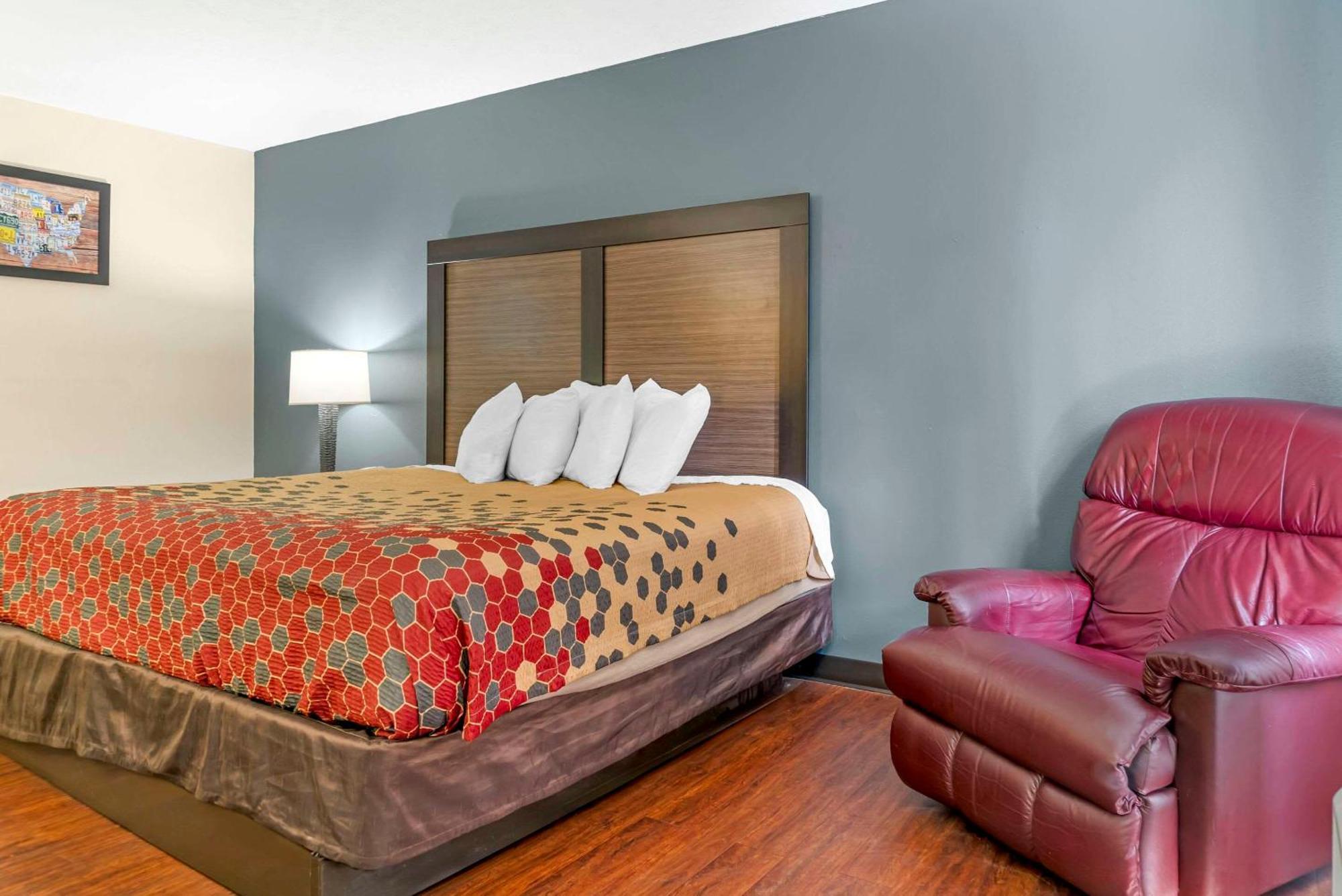 Econo Lodge Traverse City Buitenkant foto