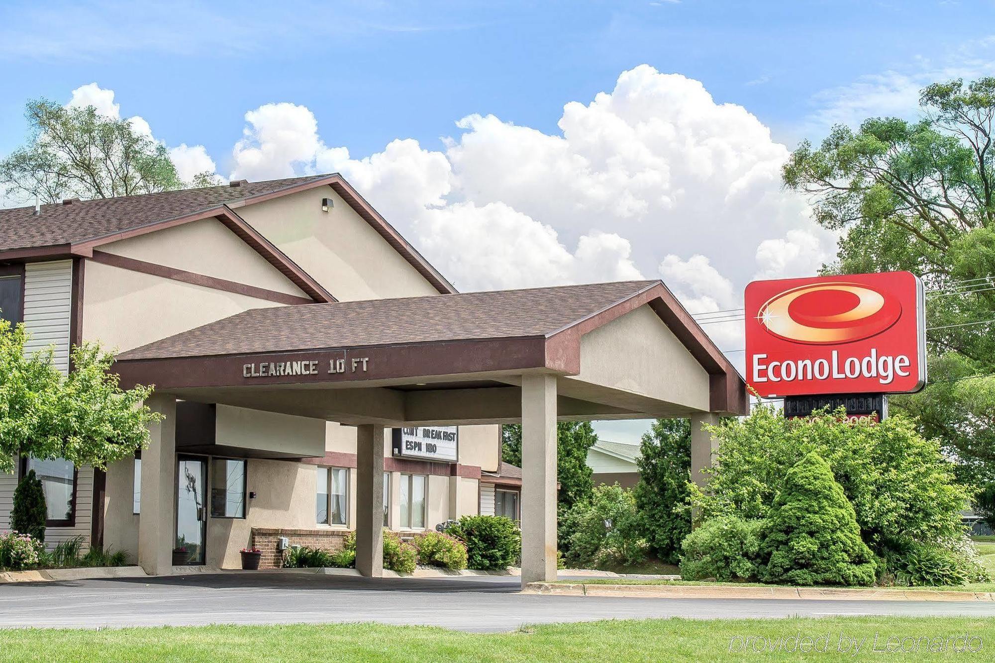 Econo Lodge Traverse City Buitenkant foto